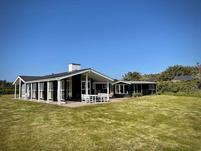 Fantastisk sommerhus med havudsigt - kun 200 meter fra Grønhøj strand