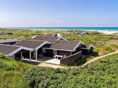 Herligt sommerhus med havudsigt 100 meter fra Grønhøj Strand