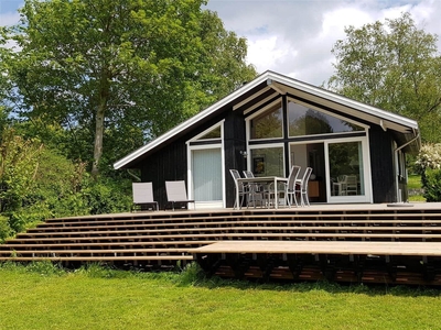 Dejligt lyst sommerhus midt på Bogø i et lille roligt sommerhusområde