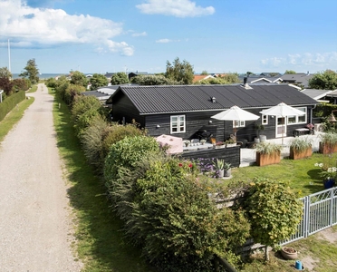 Hyggeligt sommerhus til 5 personer ved Juelsminde Strand