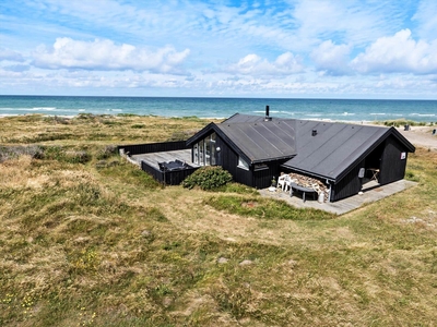 Skønt sommerhus med panoramaudsigt over Vesterhavet