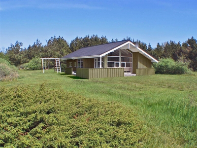 Sommerhus beliggende på en usædvanlig flot naturgrund