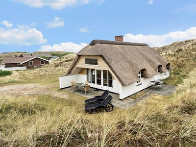 Stemningsfuldt sommerhus i Haurvig – skøn natur ved Vesterhavet