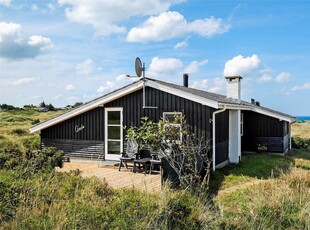 Charmerende sommerhus med skøn havudsigt