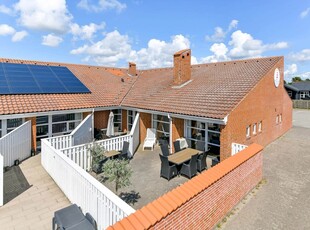 Pænt og velindrettet sommerhus i hjertet af Blåvand